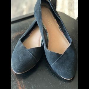 TOMS Jutti flats, black suede, nearly new. 9.5